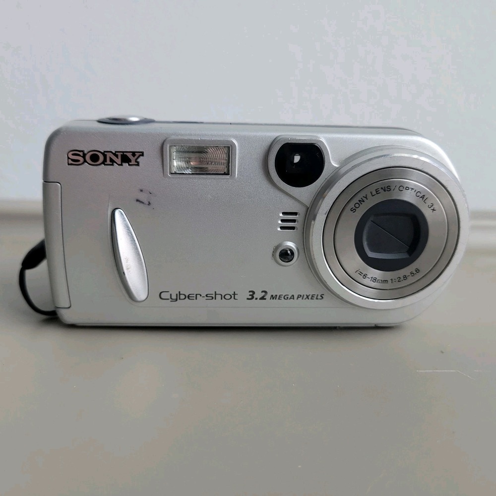 Sony Cyber-Shot DSC-P72 3.2MP Compact Digital Camera Silver Y2K DigiCam - Read